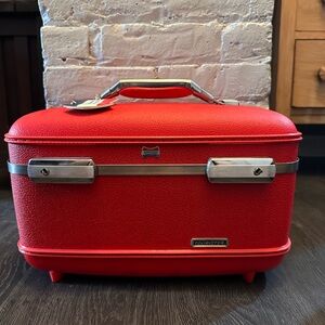 Vintage Red American Tourister Hard-Shell Train Case Makeup Bag